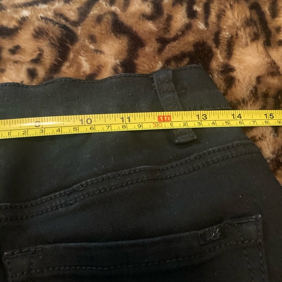 Black rose embroidered jeans - Picture 7 of 7